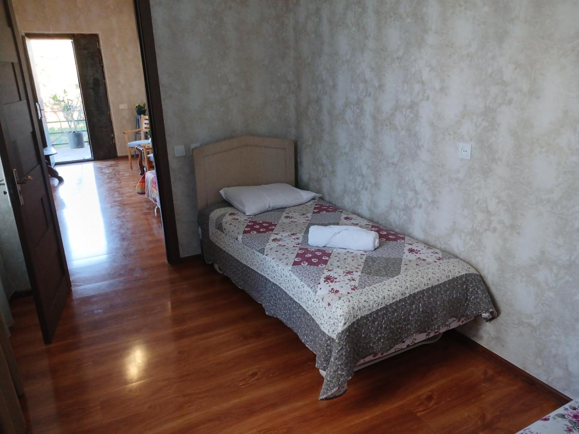 Guest House Nano Martvili Exterior foto